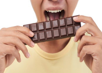 شکلات رژیمی برای لاغری + معرفی بهترین شکلات رژیمی