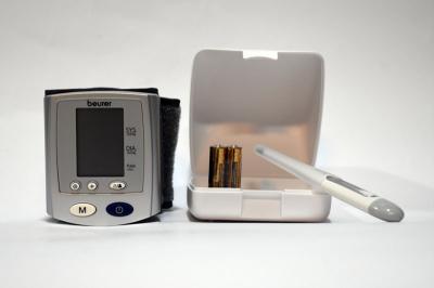 دستگاه فشارسنج مچی دیجیتال بیورر مدل BC 08 